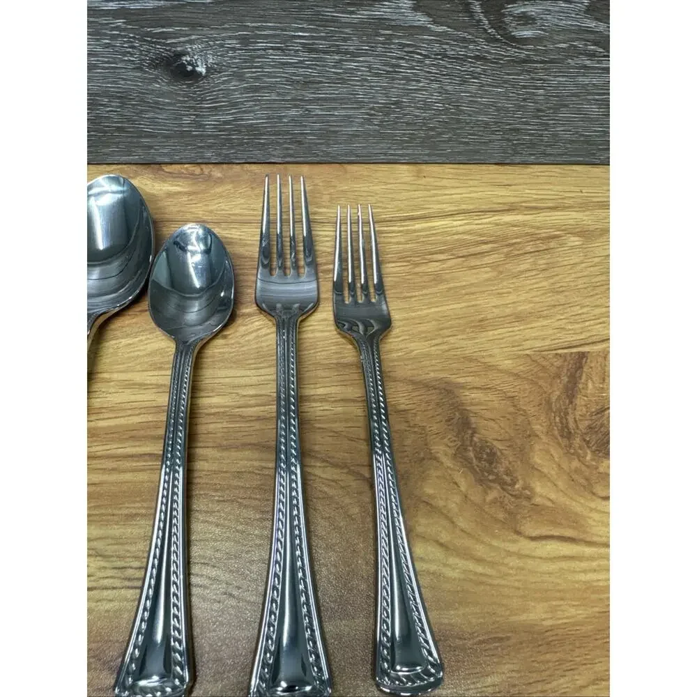 Hampton Silversmiths DAZZLE 5pc. Place Setting Flatware Set(Service for One)